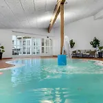 Lovely In With Kitchen Holiday home