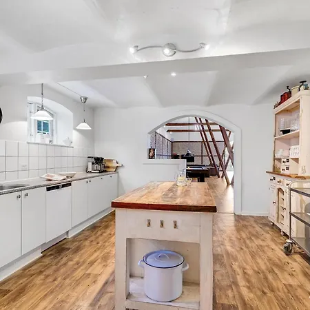Lovely In With Kitchen Holiday home
